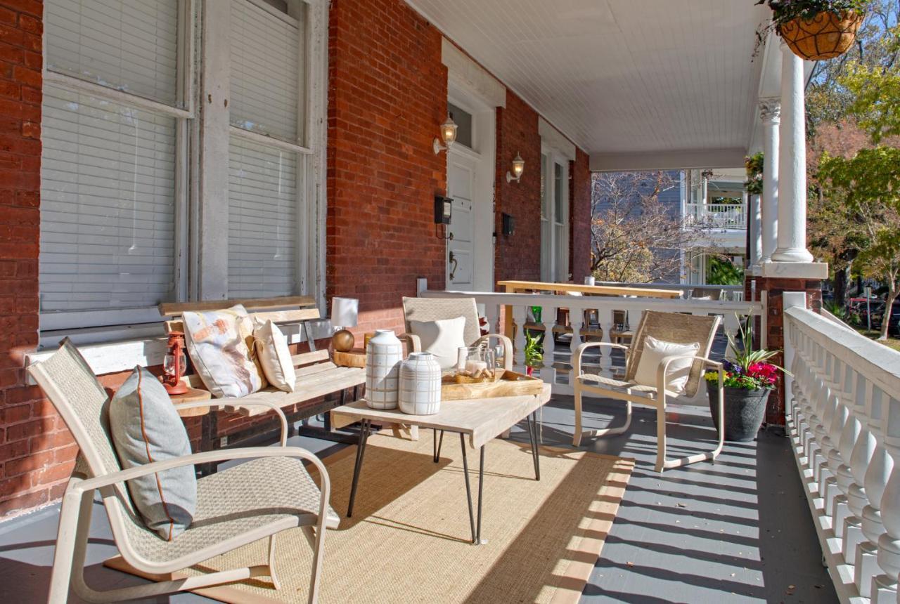 2 Bedroom Newly Renovated Townhome In Historic Savannah Exterior photo